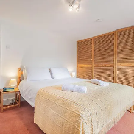 2 Bed In Oc-r33740 Casa de Férias