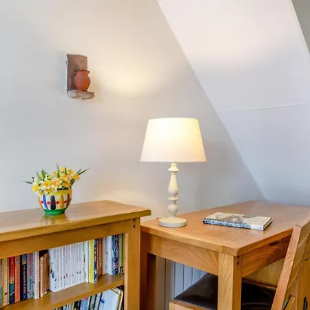 2 Bed In Oc-r33740 Holiday home *