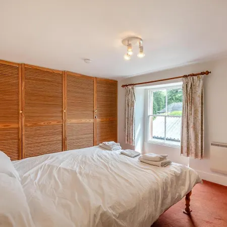 2 Bed In Oc-r33740 Holiday home
